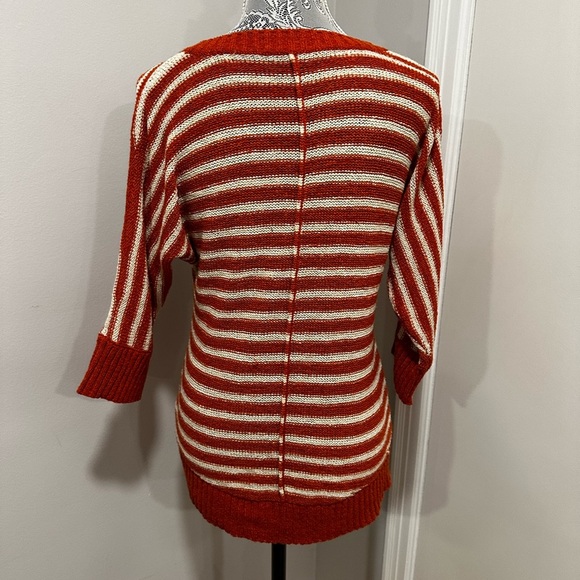 Women’s Small Cable & Gage Cream/ Burnt Orange Striped Airy Knit Pullover. - Picture 2 of 12